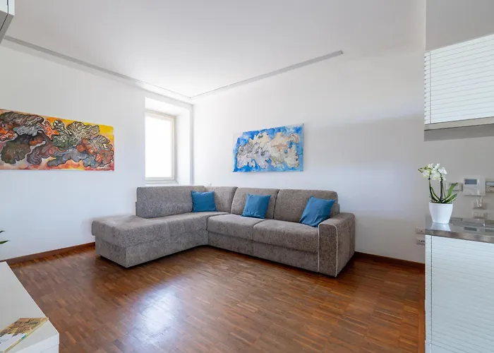 Nostromondo Biancamano Attic - Stylish Penthouse With Private Terrace- San Giovanni